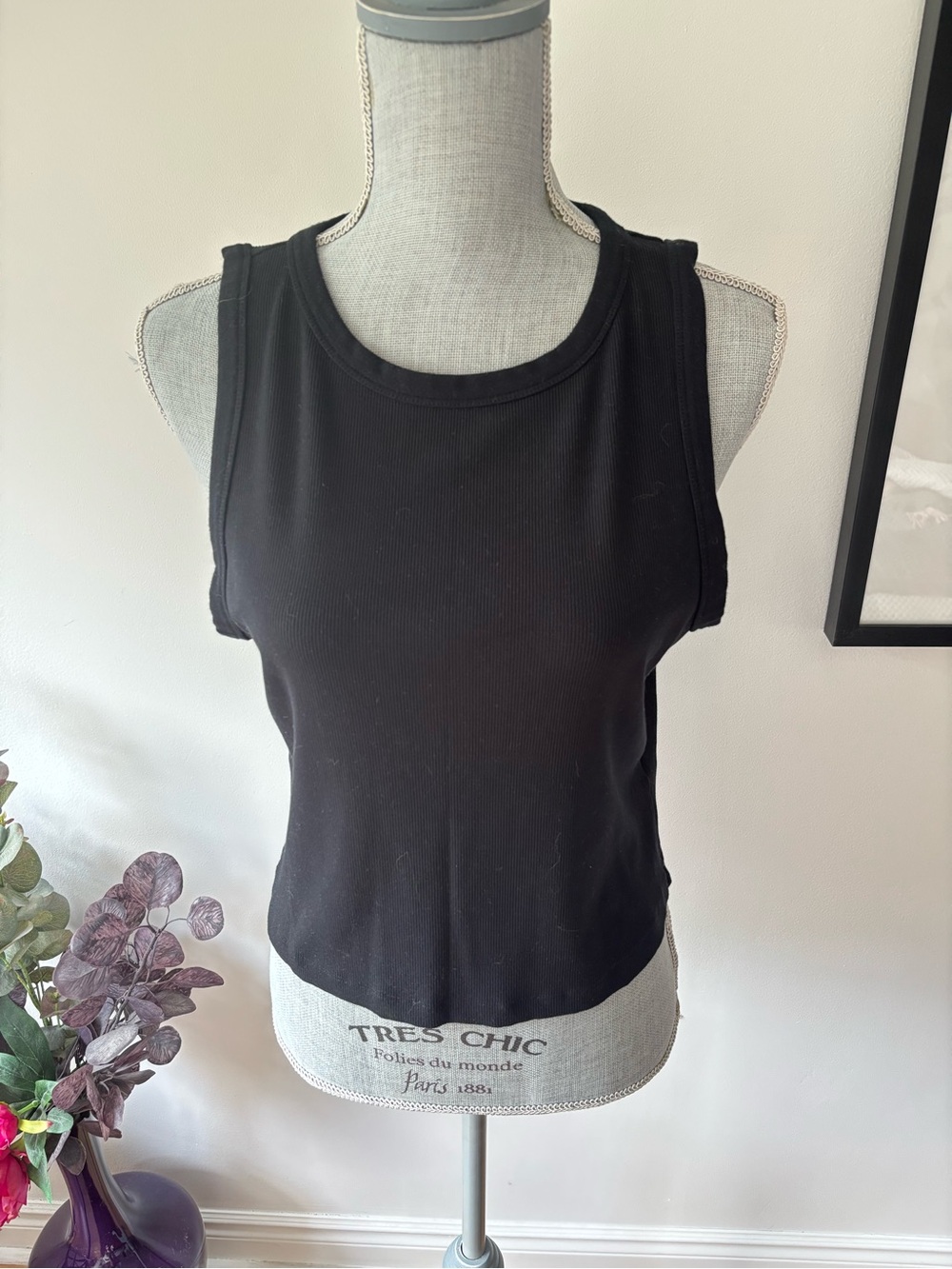 Simons Black Ribbed Sleeveless Crop Tank